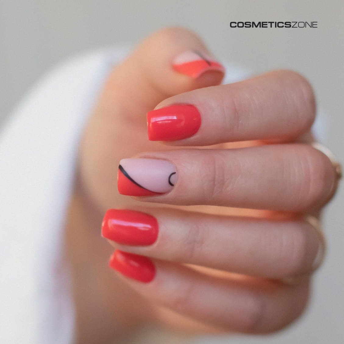 Cosmetics Zone Cosmetics Zone Lakier hybrydowy hipoalergiczny koralowy czerwony 7ml Focus Rose A003