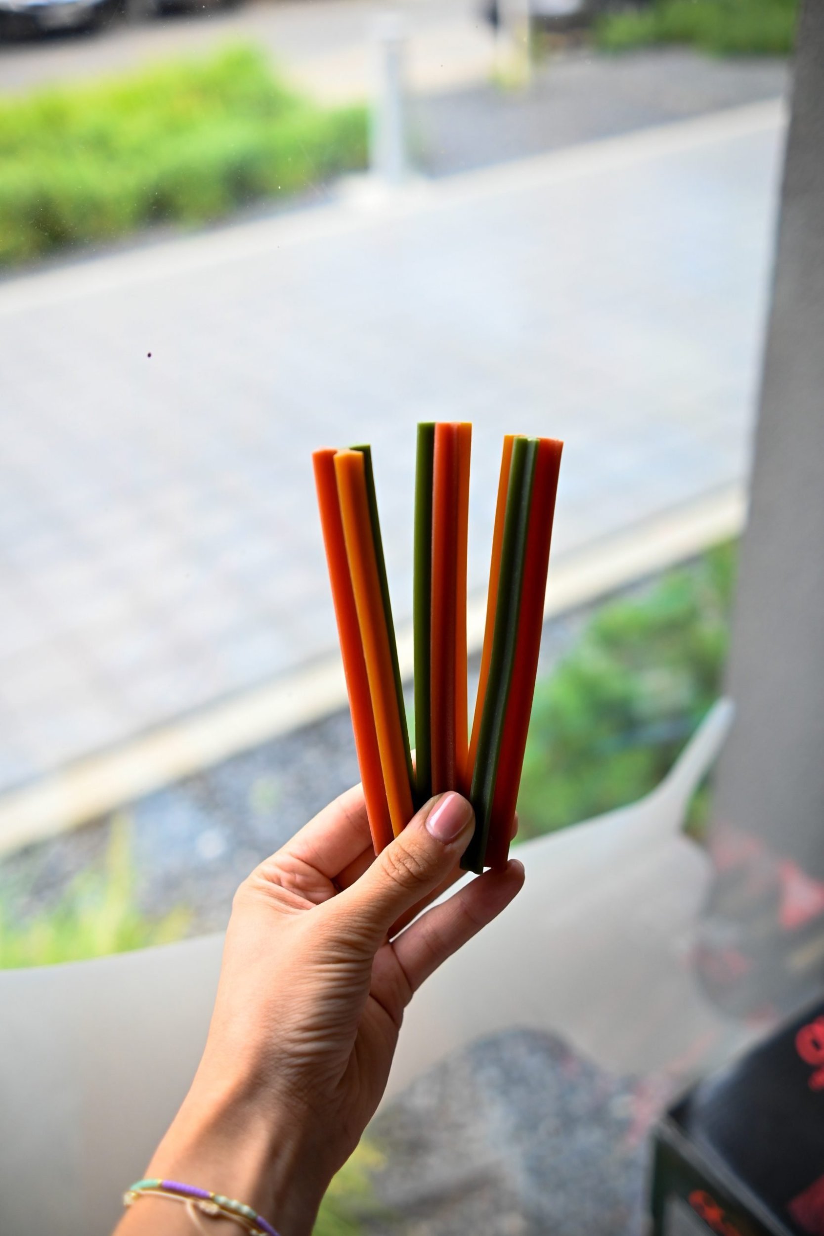 Duvo+ GARDEN BITES VEGAN TRIPLE STICKS "M" 15cm 36szt ( dispaly zawiera 36szt x 3 )