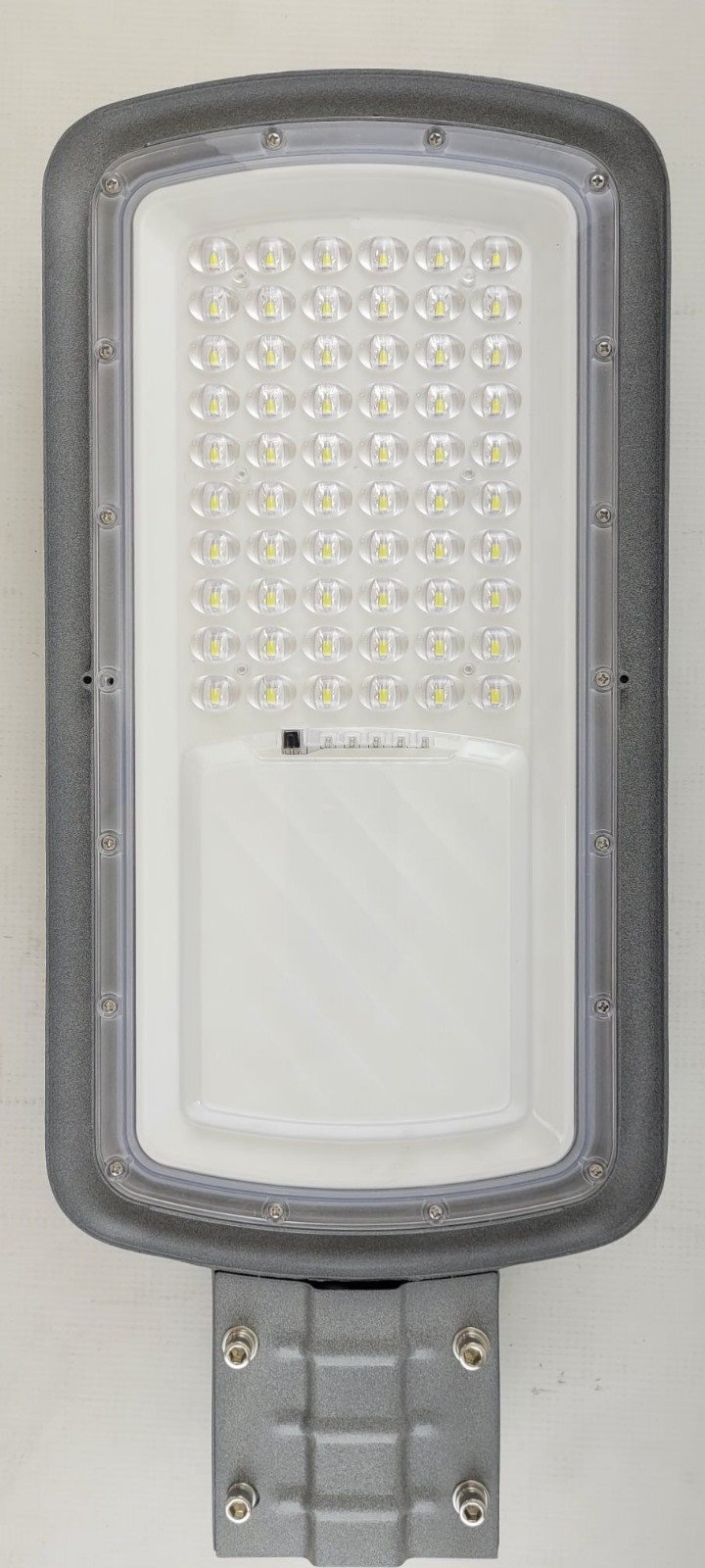 Latarnia solarna led 50w lampa uliczna parkingowa ogrodowa z wbudowanym akumulatorem