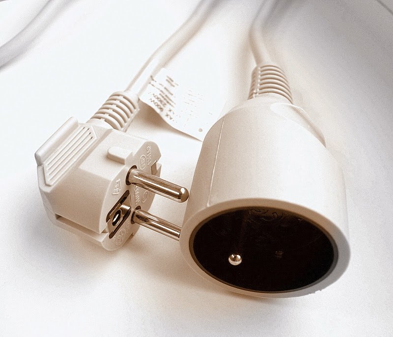 Düwi PRZEDŁUŻACZ JEDNOGNIAZDOWY Z UZIEMIENIEM, 5M, SZARY 28213