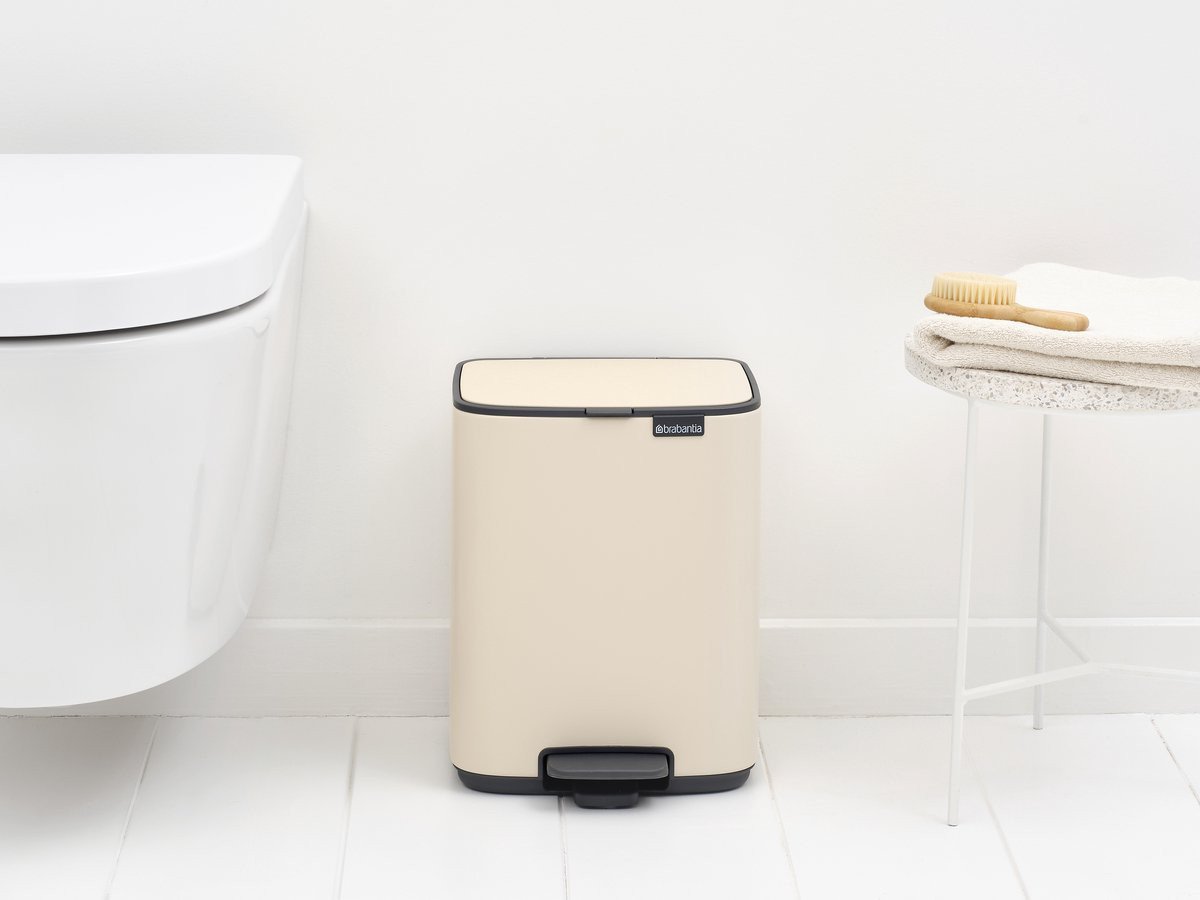 BRABANTIA atkritumu tvertne ar pedāli 7L Soft Beige 237928 237928 (8710755237928)