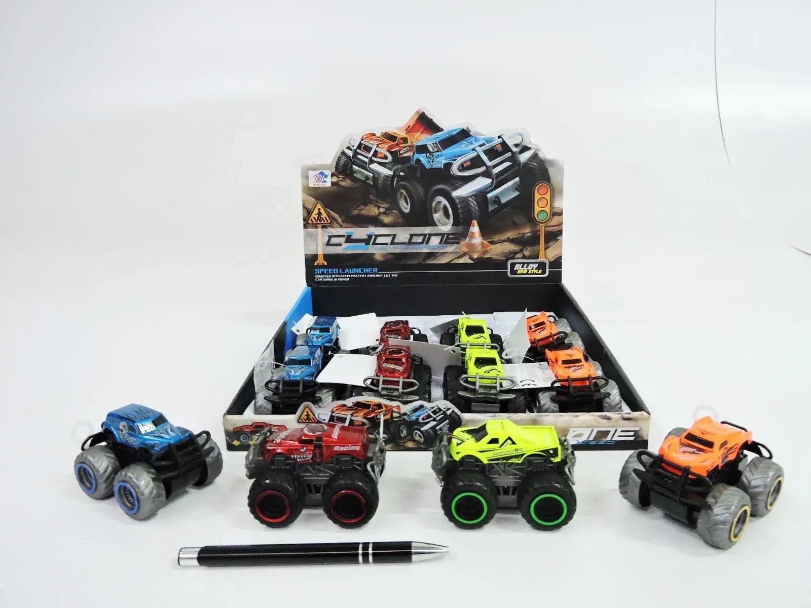 Hipo Auto 8,5cm na dużych kołach HX157 12/box 42429