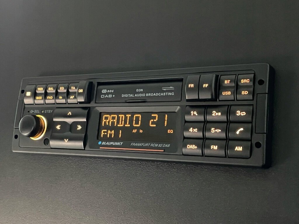 Radio samochodowe Blaupunkt BLAUPUNKT Frankfurt RCM 82 DAB