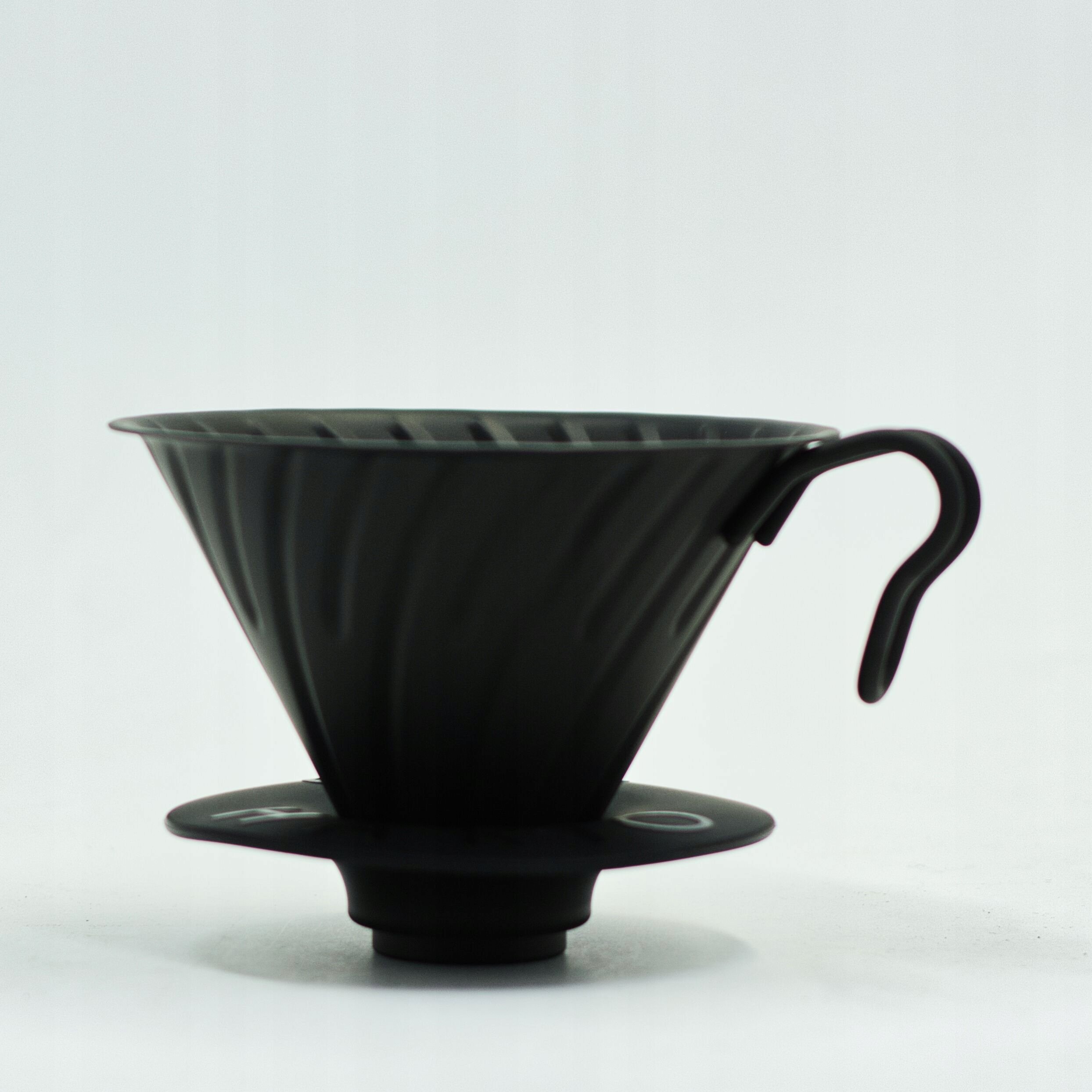 Hario Hario metalowy Drip V60-02 czarny z silikonową podstawką