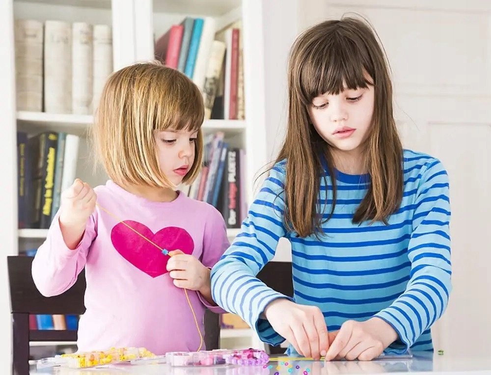 ZESTAW KORALIKÓW DO ROBIENIA BRANSOLETEK LITERKI