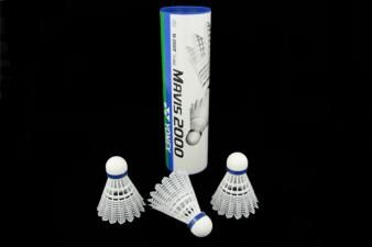 Yonex Lotka do badmintona Yonex Mavis 2000 biała (M-2000P)
