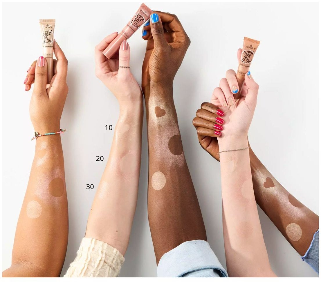 Essence Baby Got Glow Rozświetlacz do twarzy w płynie 10ml Rose and Shine (20)