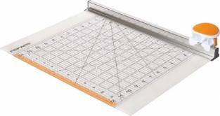 Fiskars FS.GILOTYNA 12" x 12" Z OBROTOWYM OSTRZEM I LINIJKĄ