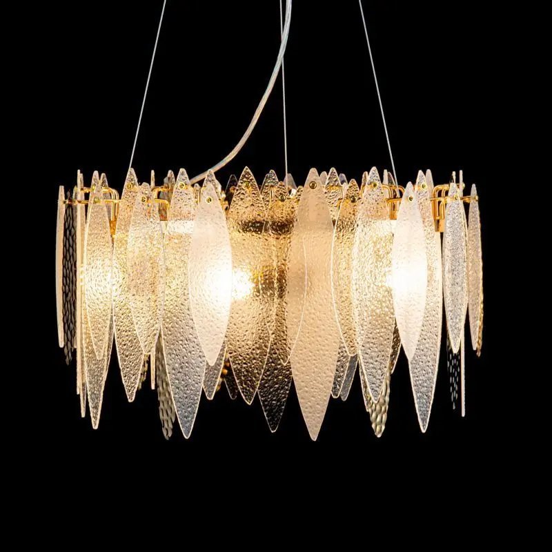 Stylowy żyrandol Amelia ze szklanymi abażurami