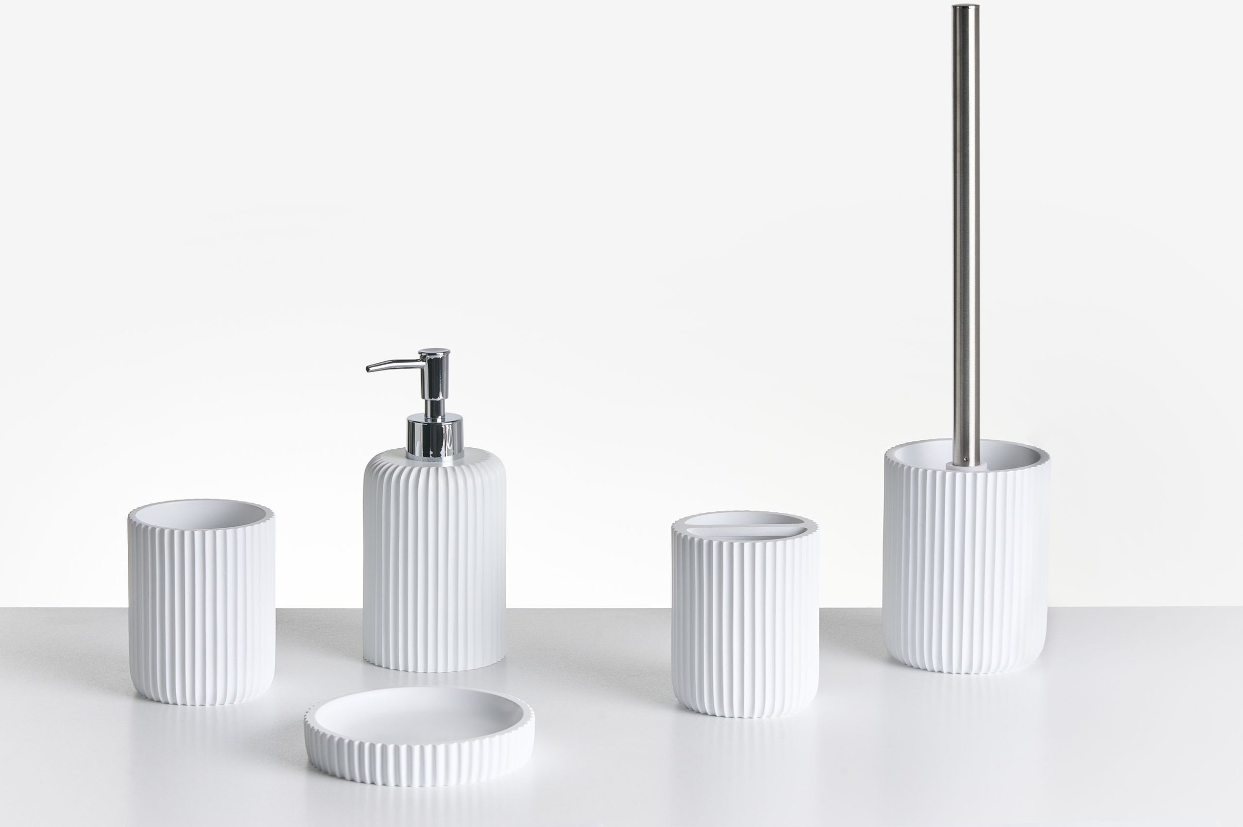 Zestaw akcesoriów łazienkowych 5 elementów CAMANA Biały