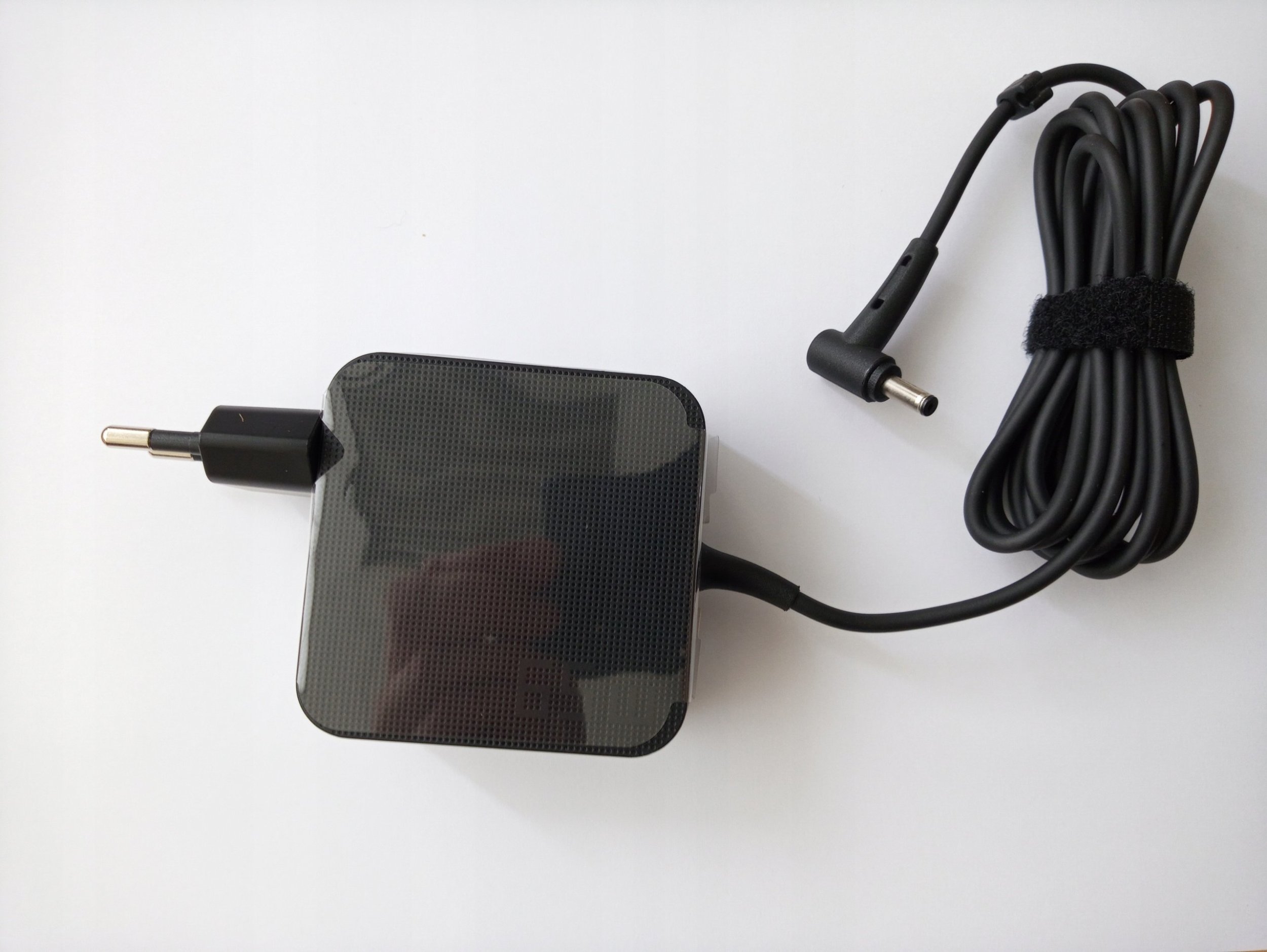 Zasilacz do laptopa Asus ASUS 0A001-00897500 adapter zasilający/ inwentor Wewnętrzna 65 W Czarny