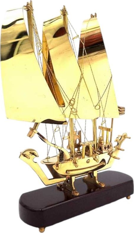 Giftdeco Okręt mosiężny na podstawie drewnianej - 30cm