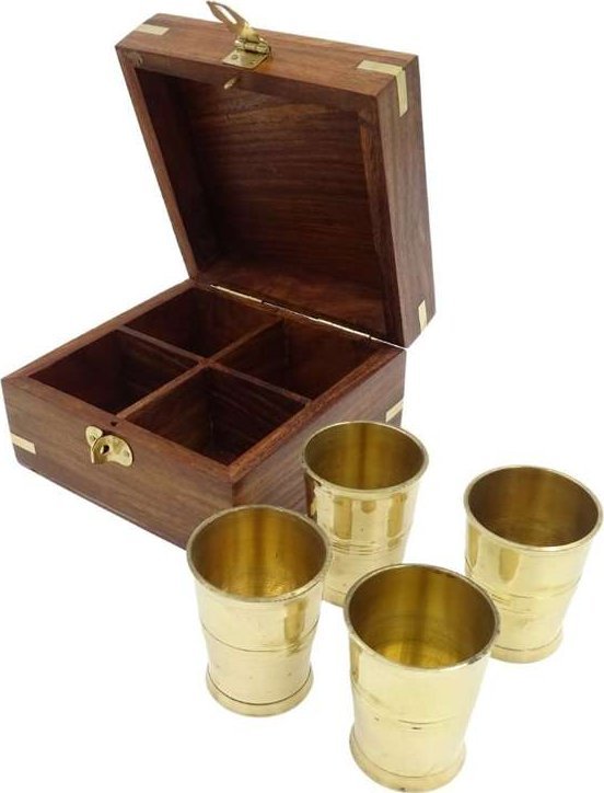 Giftdeco Zestaw 4 metalowych kieliszków mosiężnych w pudełku drewnianym