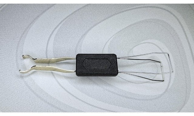 CZĘŚĆ SERWISOWA - WYCIĄGACZ PRZEŁĄCZNIKÓW MECHANICZNYCH I KLAWISZY 2W1 DO KLAWIATUR GENESIS