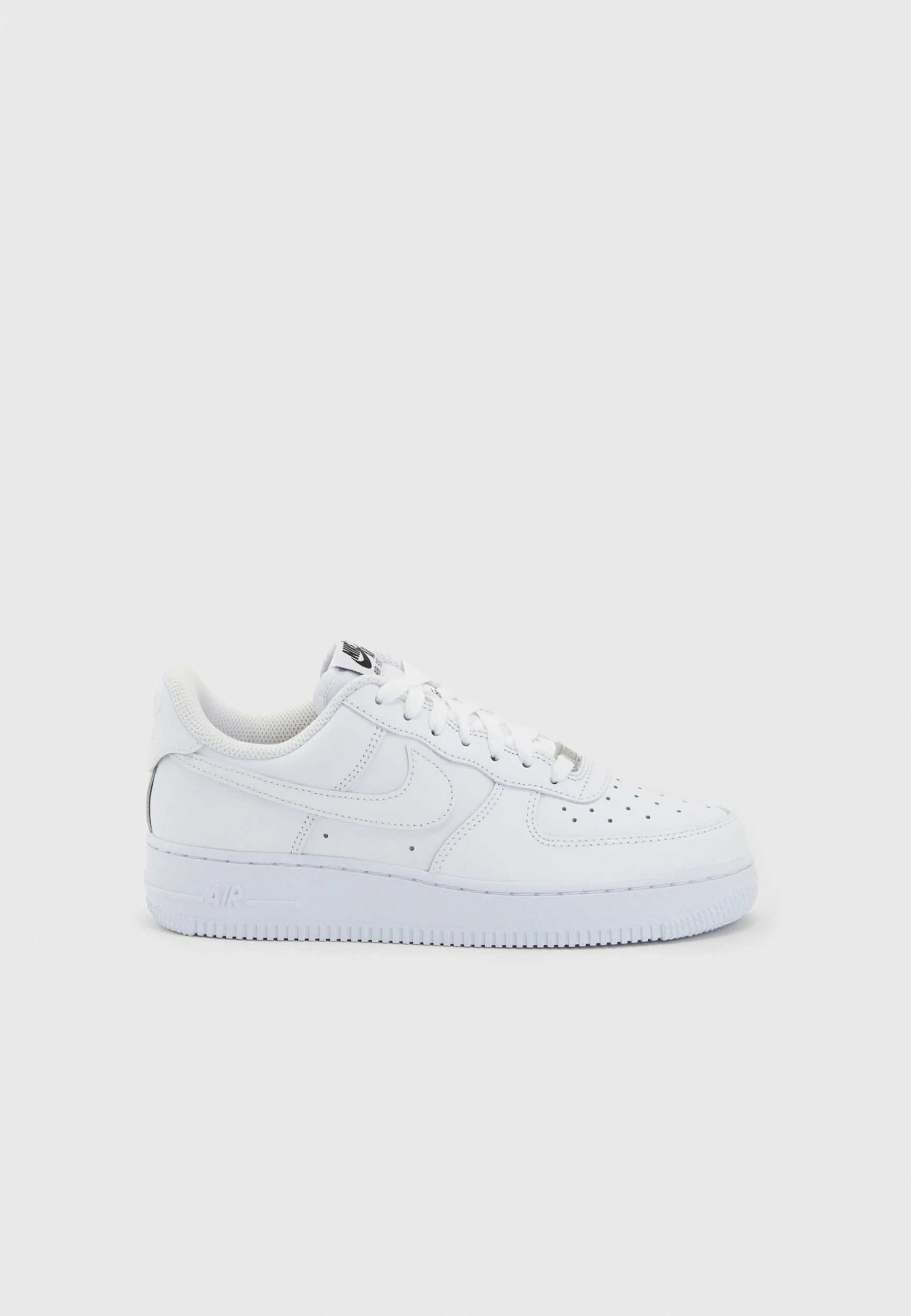 Nike Nike Air Force 1 07 DX5883-100 białe 38