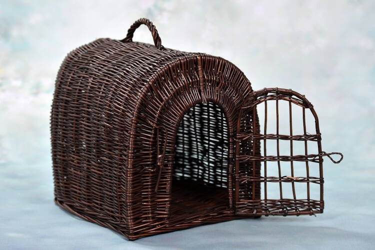 WickerPL Wiklinowy kosz / klatka dla zwierząt w kolorze naturalnym 45x32 H37 cm