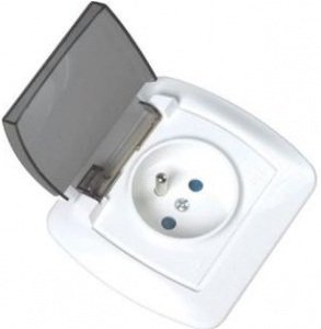 Kontakt-Simon Gniazdo hermetyczne pojedyncze AKORD z/u 16A IP44 z klapką dymną białe - AGZ1BE/11A