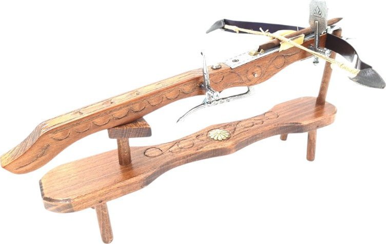 Giftdeco Model kuszy na stojaku CAV