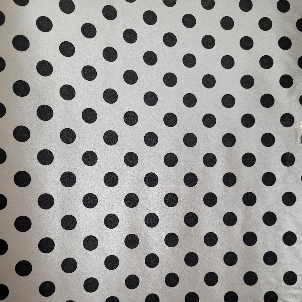 Papier kropki do prezentów 57cmx25m 25m104