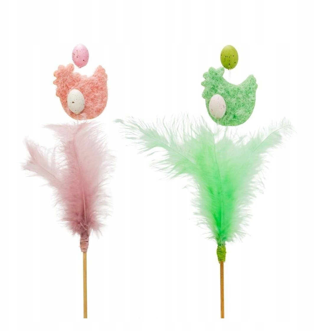 Pisklę z piórkami na piku