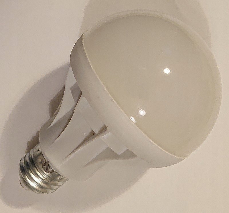 Żarówka led E27 kulka barwa światła biała zimna 12 W
