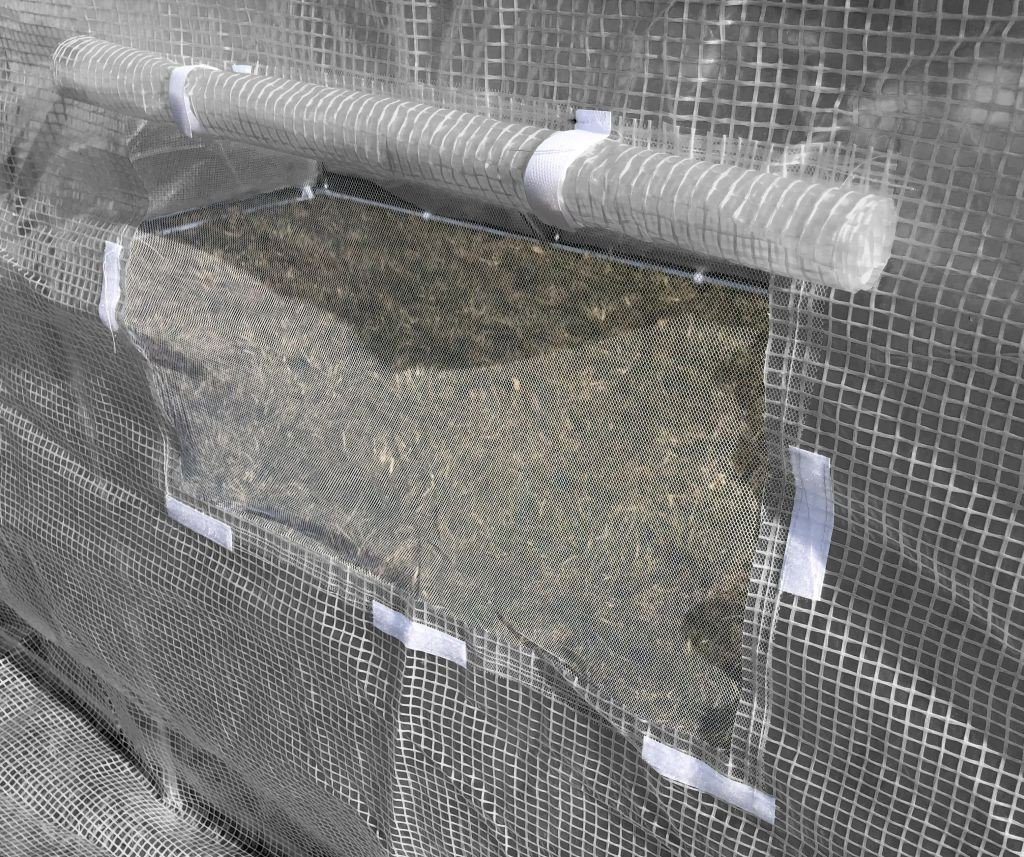 Pokrycie do tunelu szklarniowego folia 4iQ 2x2m 4 m2 Szare