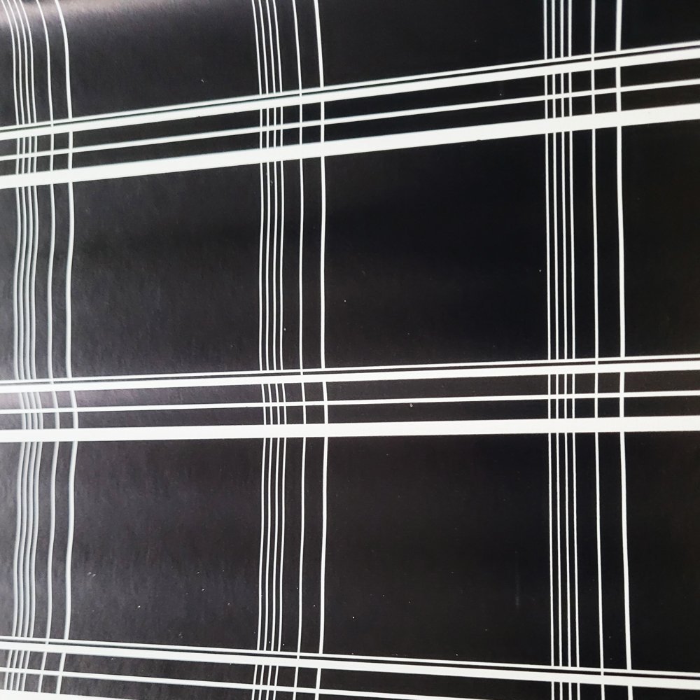 Papier czarne kratka do pakowania 57cmx2m 2m335