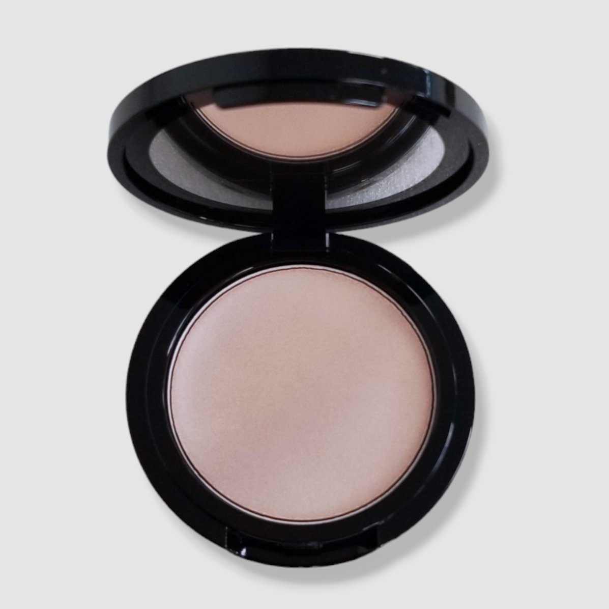 Edward Bess, All Over Seduction, Illuminating, Highlighter Cream, 01, Sunlight, 1.5 g For Women