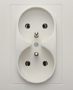 Hager Gniazdo podwójne z/u 16A IP20 kremowe - 5361838982