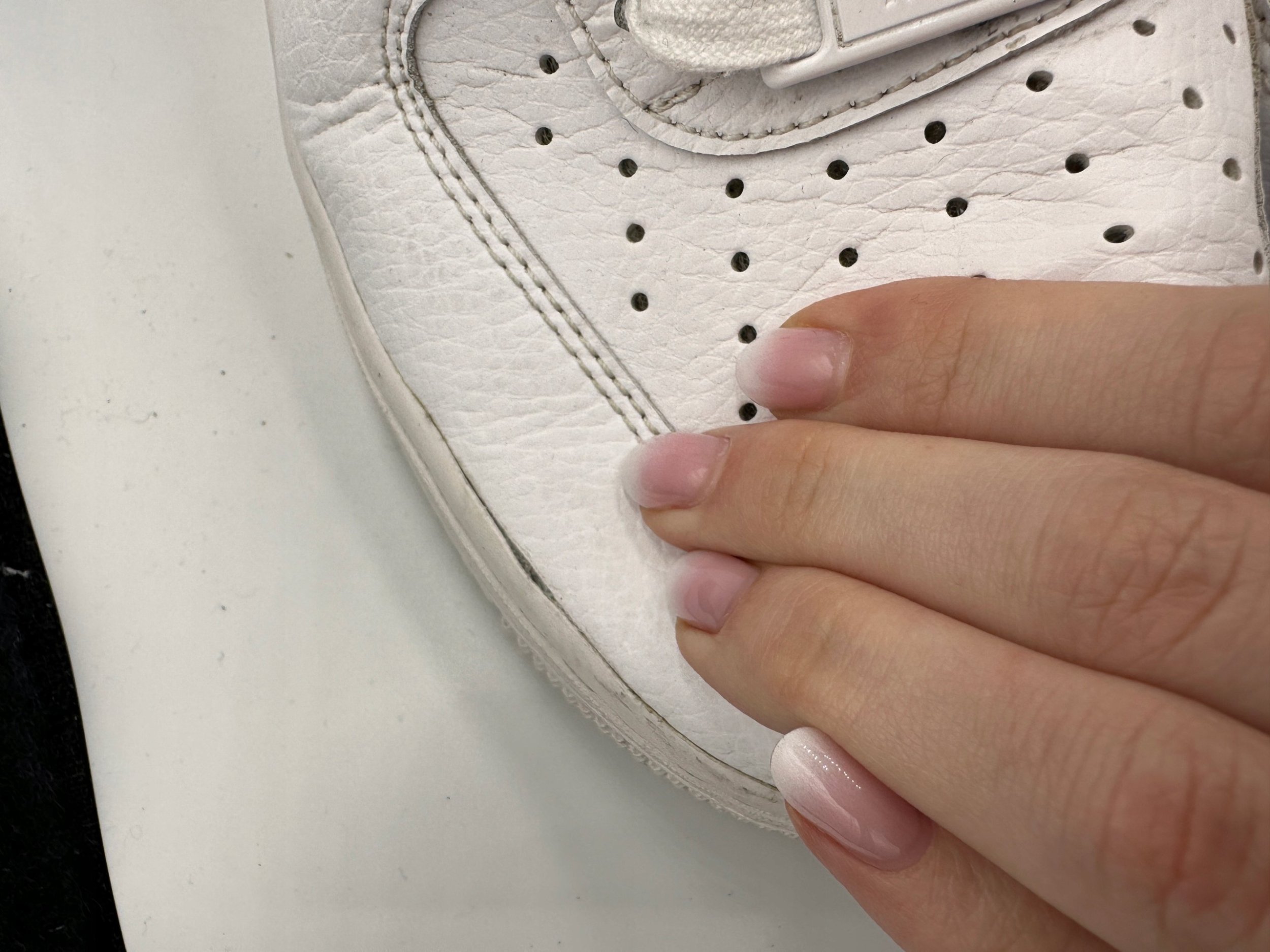 Nike Nike Air Force 1 07 DD8959-103 białe 42