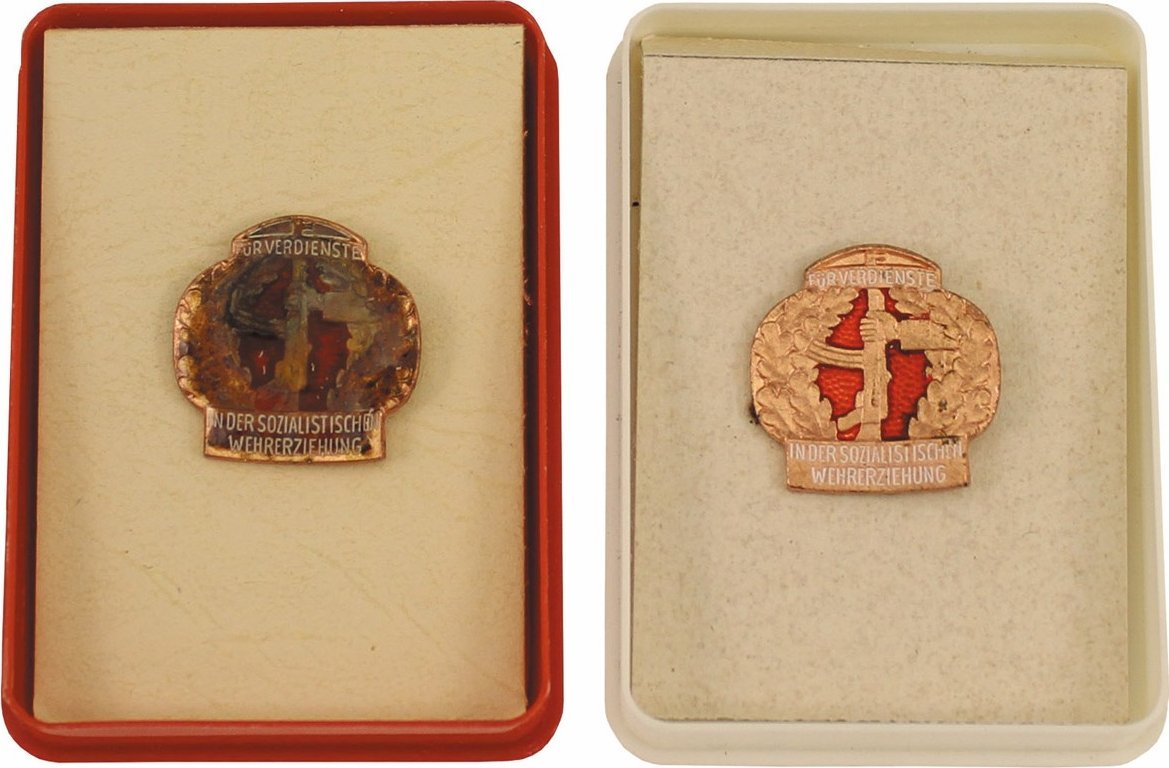 Demobil Oryginalne przypinka NVA