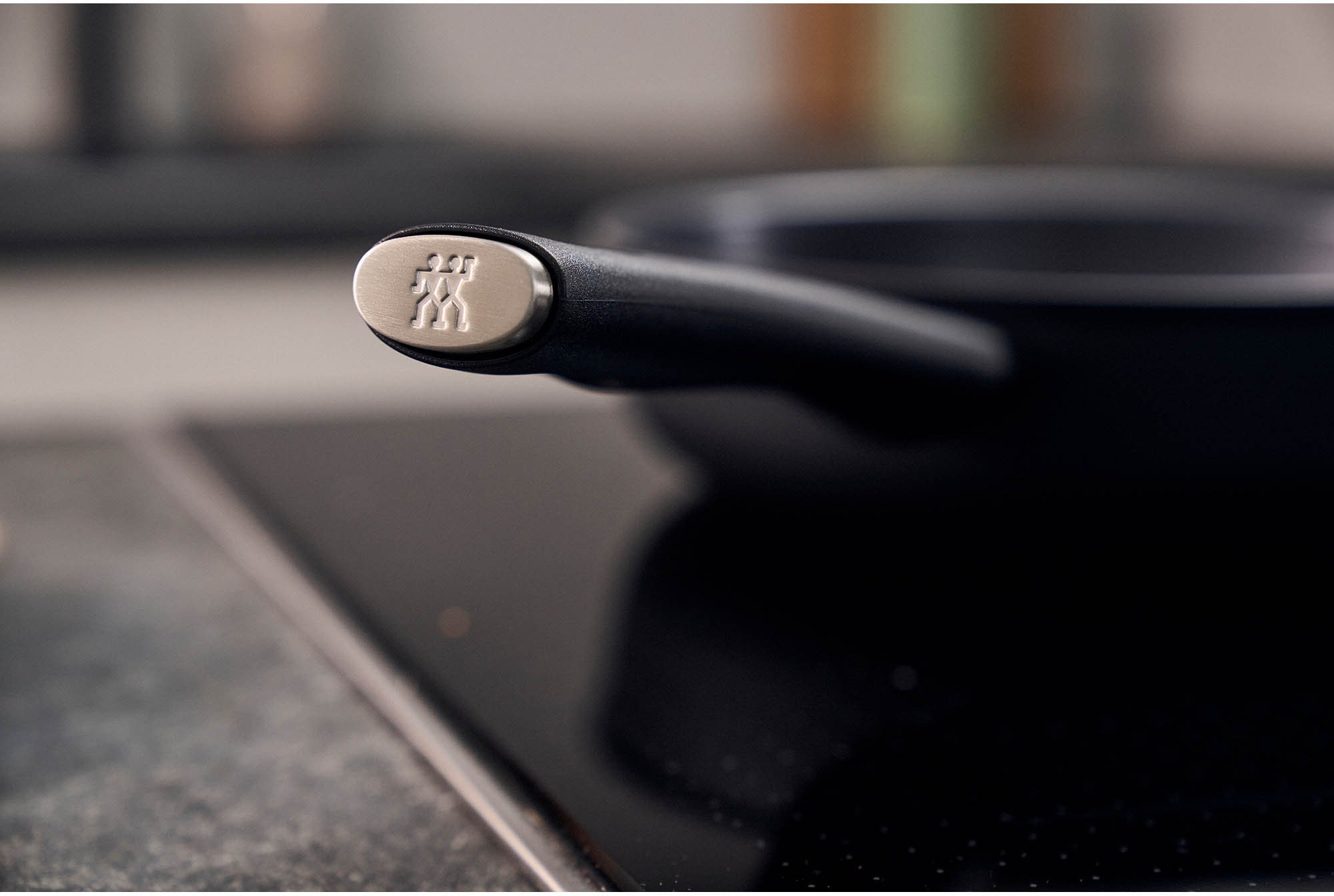 ZWILLING Madura Plus Ceramic Wok, 30 cm round aluminium Titanium-reinforced non-stick coating