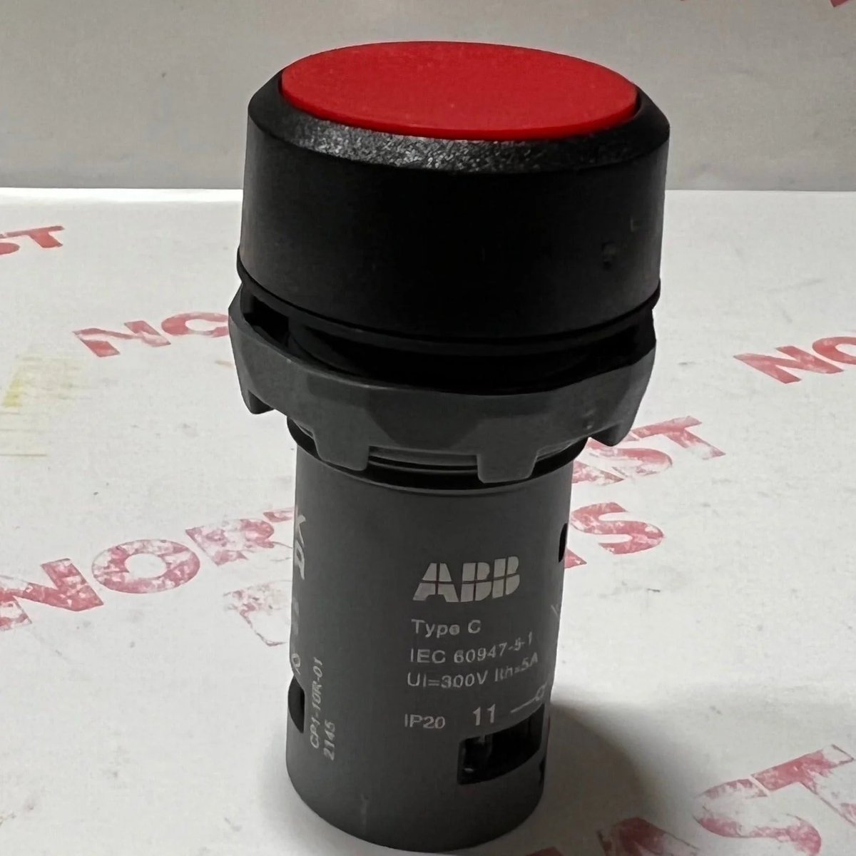 Przycisk monostabilny 22mm wklęsły 2R czerwony CP1-10R-02 1SFA619100R1051