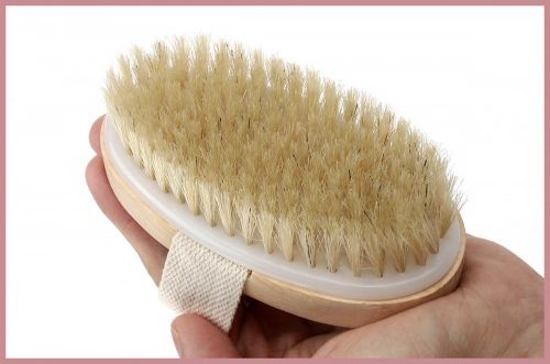 Yeye Drewniana szczotka z naturalnym włosiem do mycia i masażu ciała