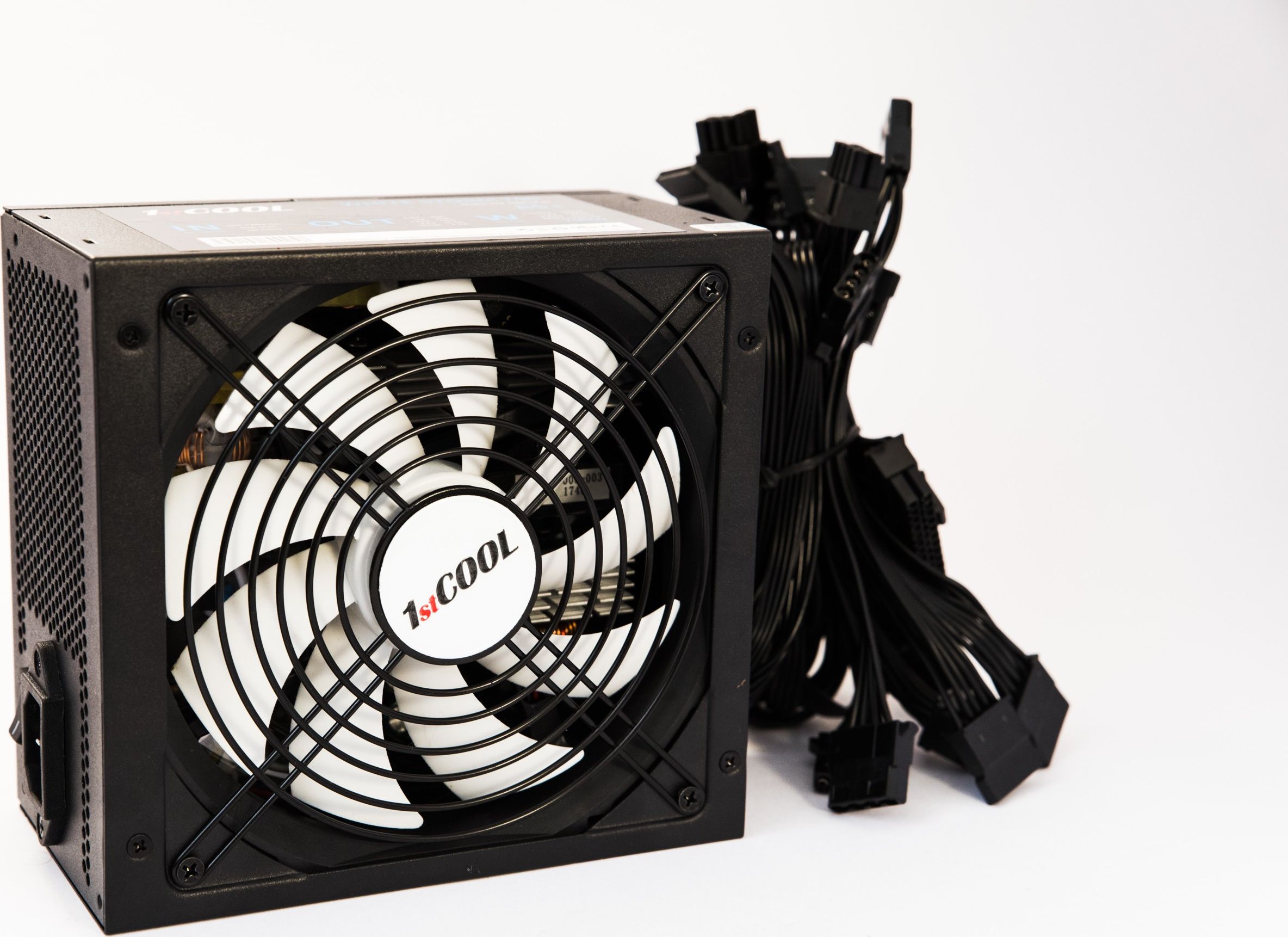 Zasilacz 1stCOOL White Storm 700W (ECP-700A-14-85)