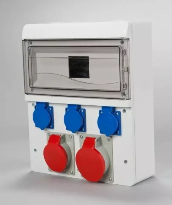 Zestaw zasilający 2x16A/400V 5P + 3x16A/250V 13-mod IP44 6635-000