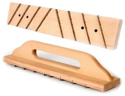 ZDZIERAK DO TYNKÓW I BETONU KOMÓROWEGO Z ZĄBKAMI