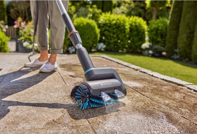 Gardena GARDENA cordless multi-cleaner AquaBrush Patio 18V P4A, hard floor cleaner (grey/turquoise, Li-Ion battery 2.5Ah P4A, POWER FOR ALL ALLIANCE)