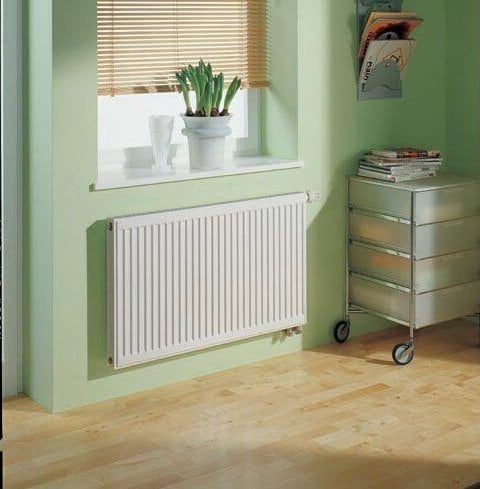 Kermi Grzejnik KERMI FTM 11/600/1100 PODŁACZENIE ŚRODKOWE Z ZAWIESZENIAMI 900W GŁOWICA Z PRAWEJ STRONY