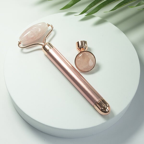 Yeye Roller do masowania twarzy z wibracjami różowy kwarc Yeye