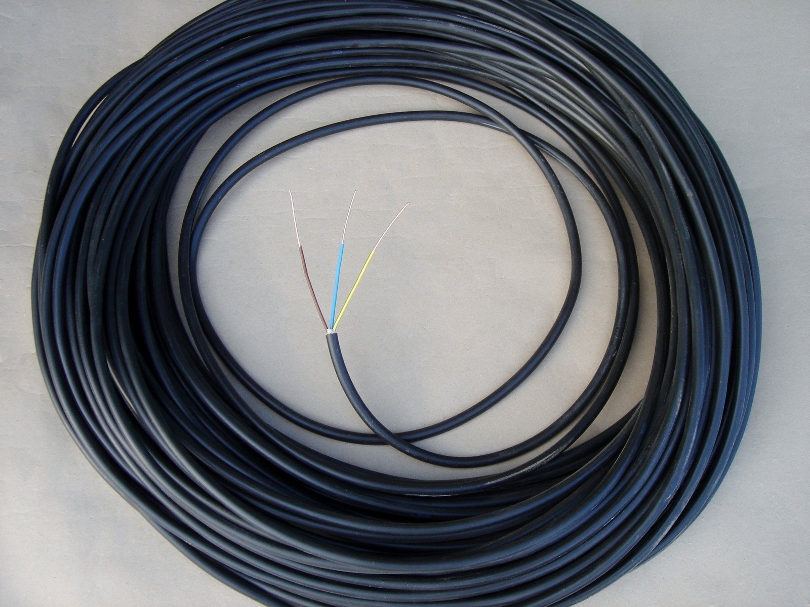 Kabel energetyczny bezhalogenowy N2XH-J 3x1,5mm2 0,6/1kV b2ca RE szpula 500m
