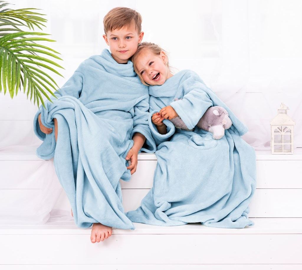 Decoking Koc dziecięcy 90x105 Lazy Kids z rękawami, jasny błękitny, DecoKing.