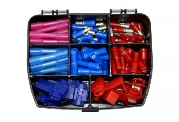 Beta Tools ZESTAW ŁĄCZNIKÓW I SZYBKOZŁĄCZEK IZOLOWANYCH 90SZT.