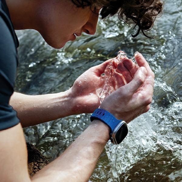 UNIQ pasek Stride Apple Watch Series1/2/3/4/5/6/7/8/9/SE/SE2/Ultra/Ultra 2 42/44/45/49mm FKM Rubber Strap pomarańczowy/volt orange