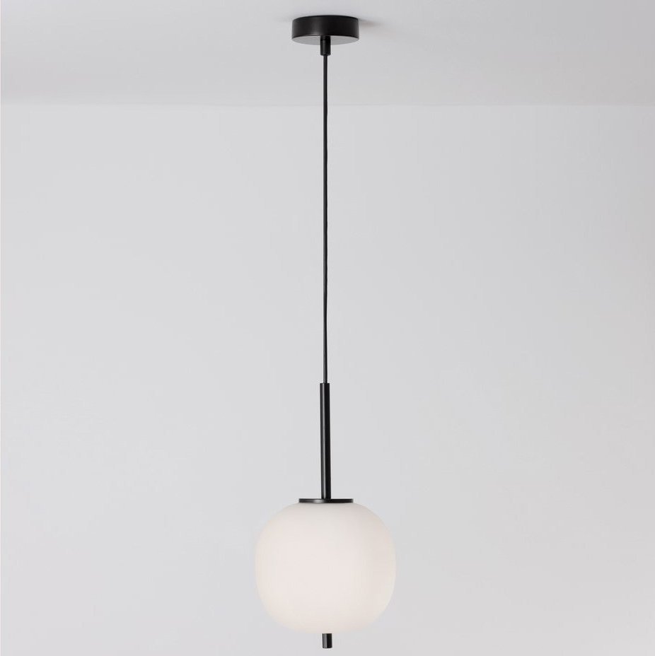 Lampa wisząca Luces Exclusivas Kulista lampa wisząca Marc czarna ze szkła nad wyspę do kuchni