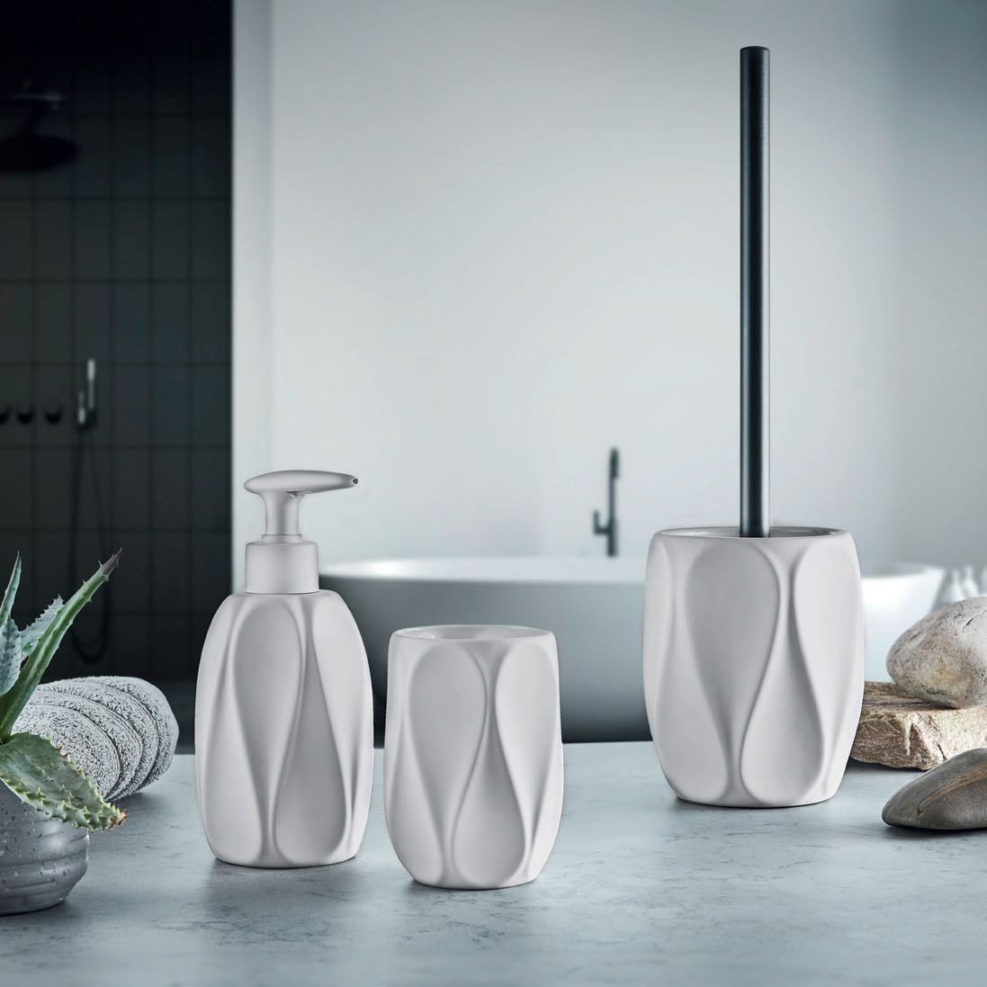 Kleine Wolke Trevi Kubek łazienkowy kamionka soft touch chłodny beż