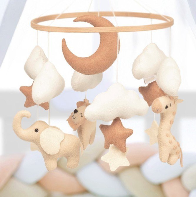 5947 LEO KARUZELA DO ŁÓŻECZKA