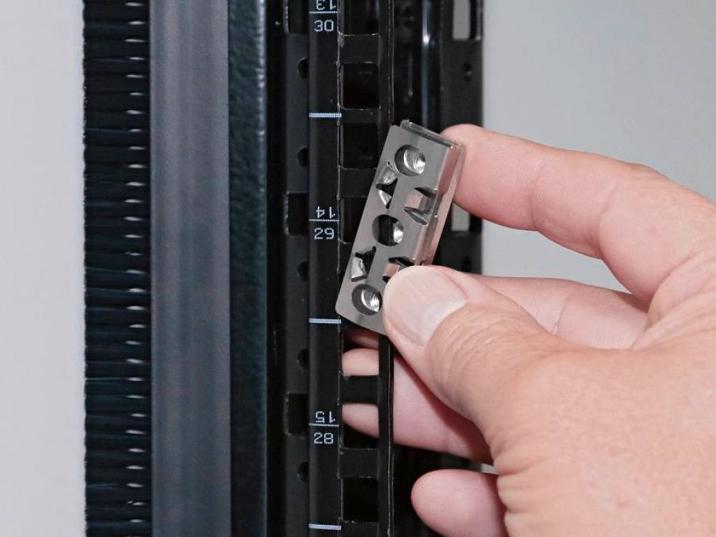 m_Rittal Mocowanie 19", 1 U ze stykiem (2090.000)