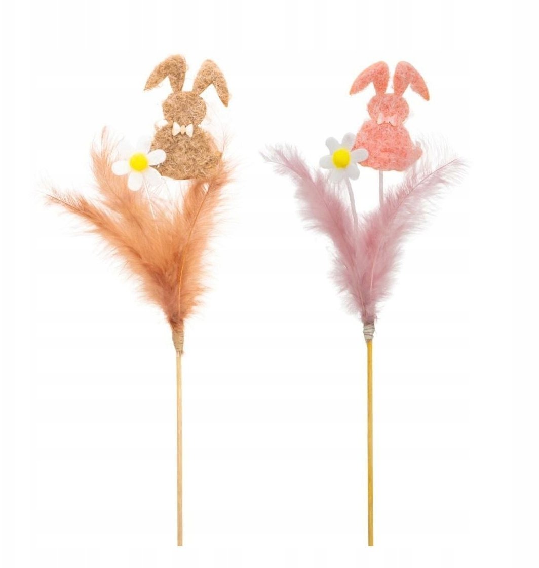 Króliczek z piórkiem na piku