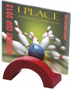 Victoria Sport Trofeum szklane z nadrukiem kolorowym LuxorJet, grawerowaniem oraz wypełnieniem farbą